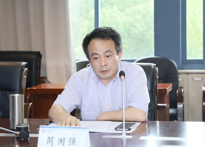 江苏省哲法史学类研究生教指委副主任,苏州大学纪委书记芮国强教授作
