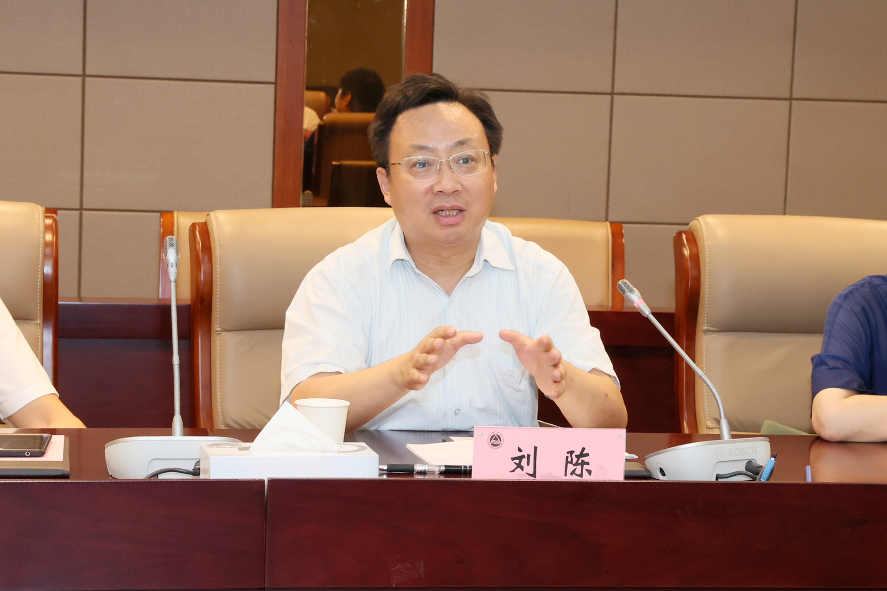 我校党委书记刘陈讲话